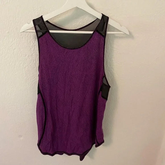 Lululemon tank - Picture 2 of 4